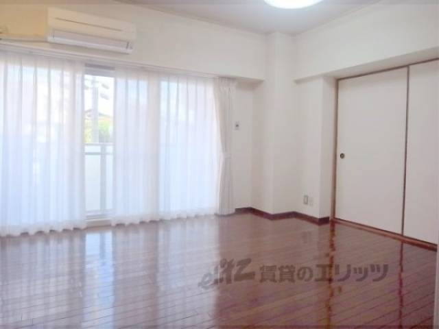 リビング　リビング１０帖あります。