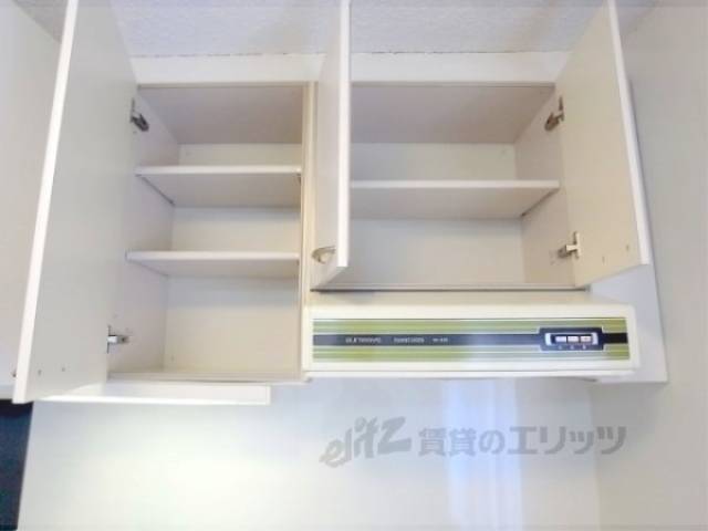 キッチン　上部収納