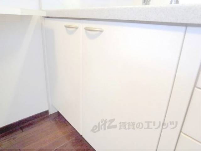 キッチン　下部収納