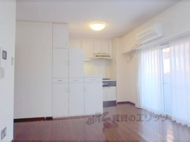 リビング　リビング１０帖あります。