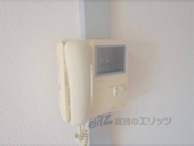 モニター付ドアホン　来客時も安心のモニター付きドアホンです