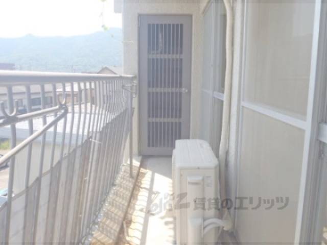 ベランダ　南向きで日当たりの良いベランダです