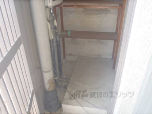 物置き　奥行きもあり便利です