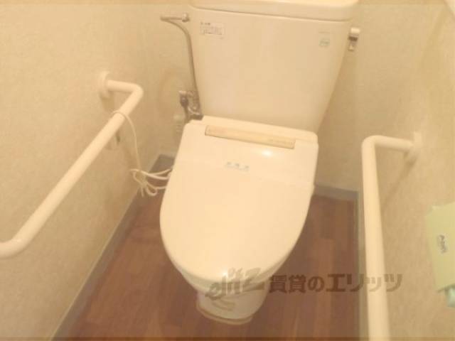 トイレ　ウォシュレット機能付きのトイレです