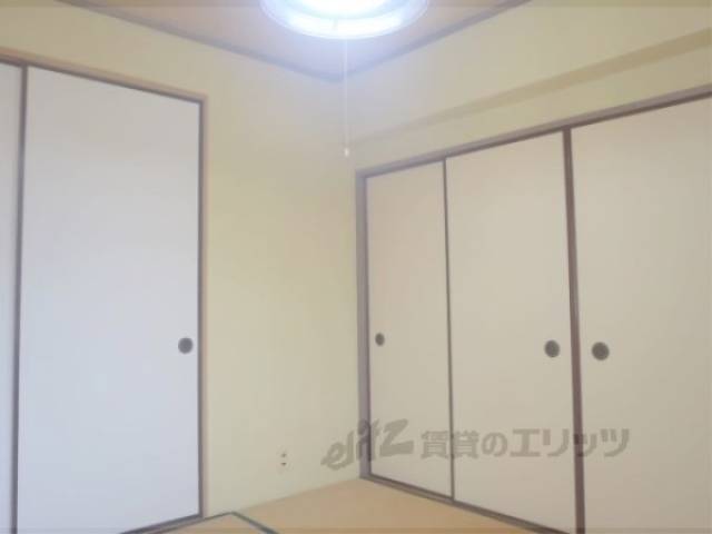 和室　4.5帖の収納がある和室です