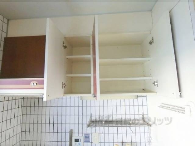 キッチン　上部収納