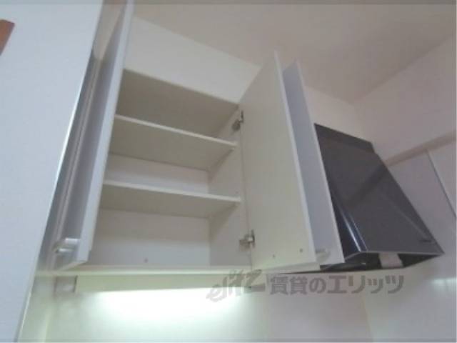 キッチン上部収納