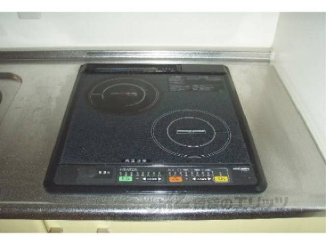キッチン　ＩＨコンロが2口です・