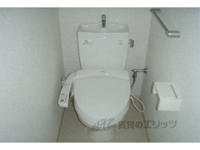 トイレ　ウォシュレット付です・