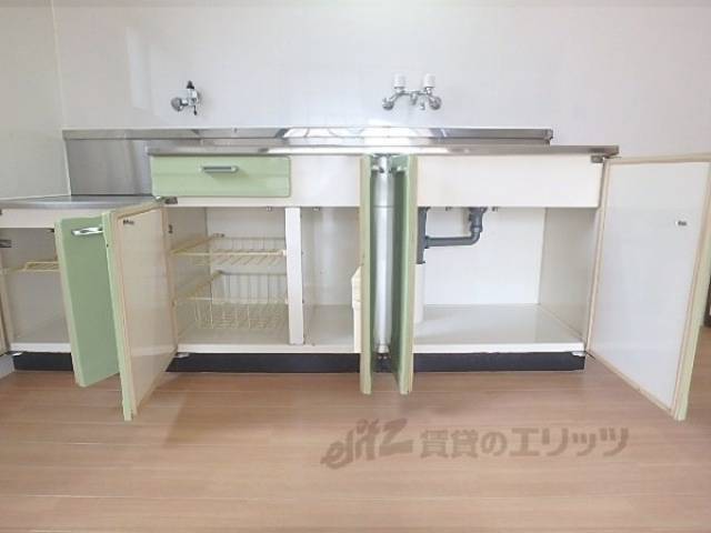 キッチン　下段収納