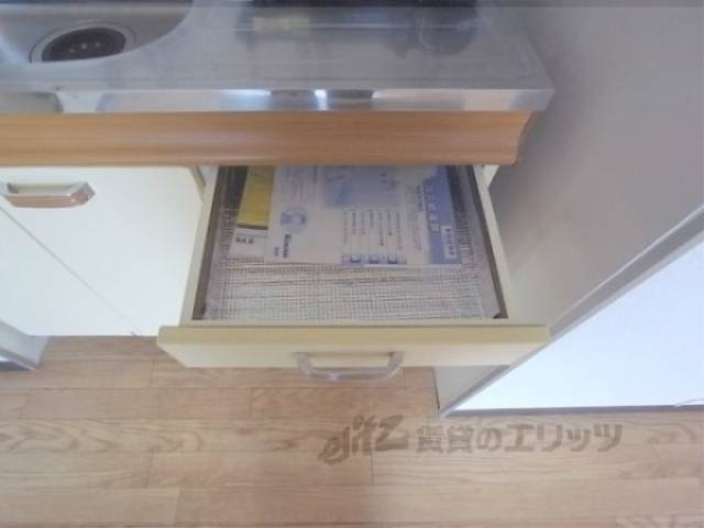 収納　キッチン下部引き出し