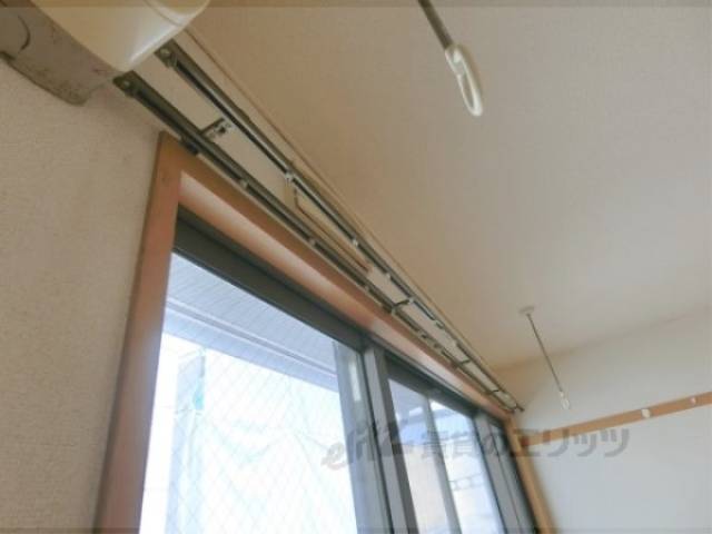 カーテンレール