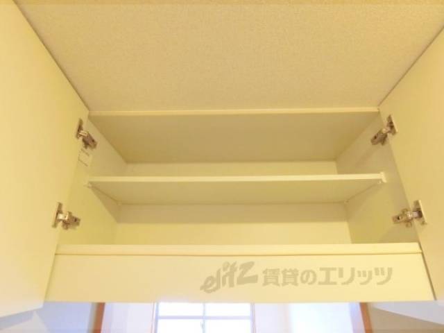 キッチン　上部収納