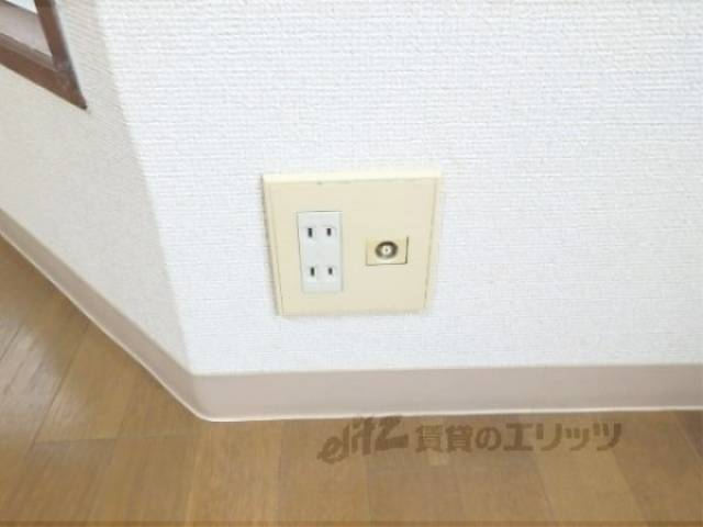 玄関　コンセント