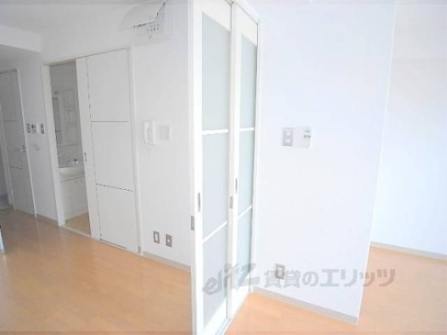 部屋の仕切り扉