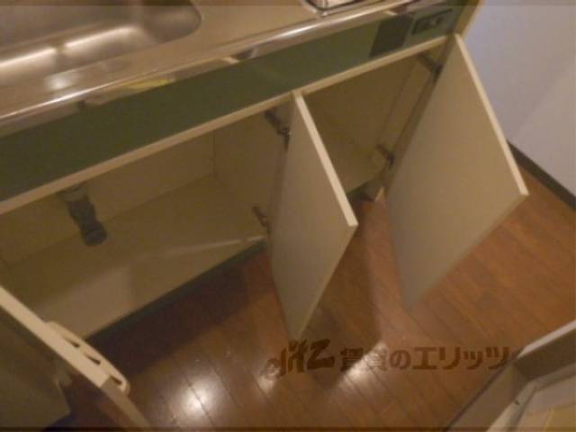 キッチン　キッチンの下部
