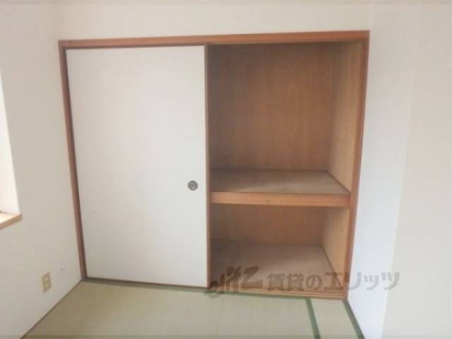 収納　押入れ