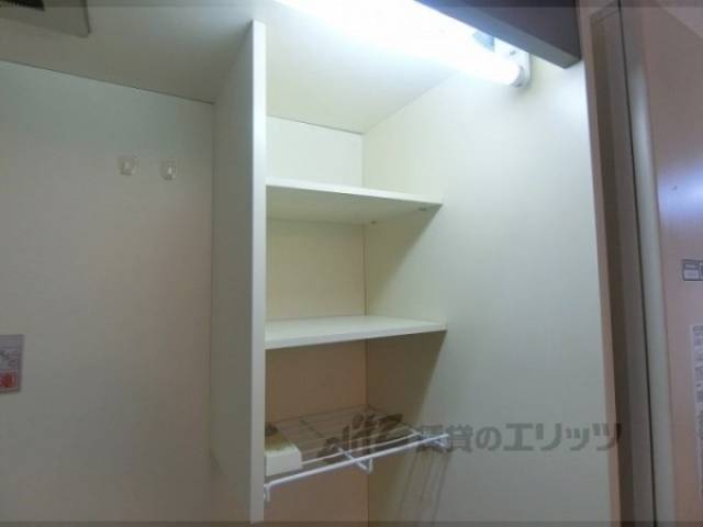 キッチン　上部収納