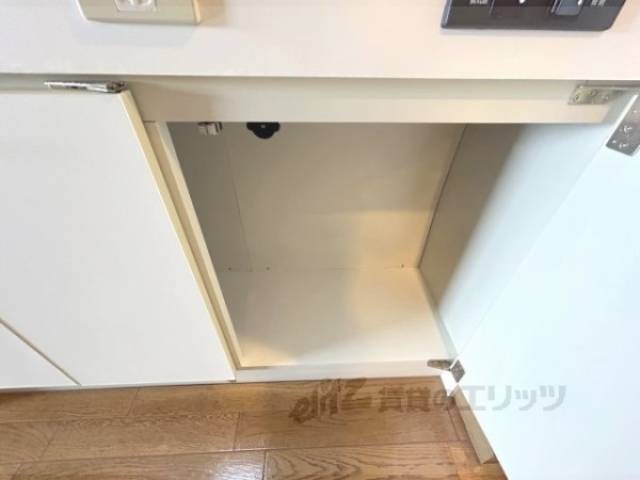 キッチン　下部収納