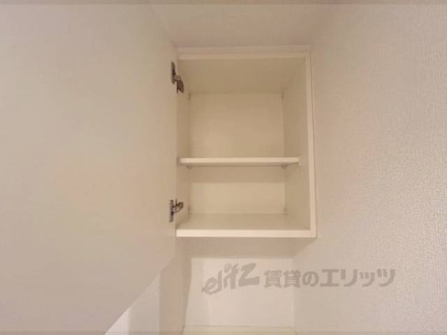トイレ　上部収納