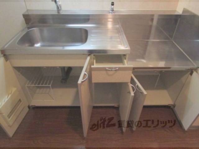 キッチン　収納下