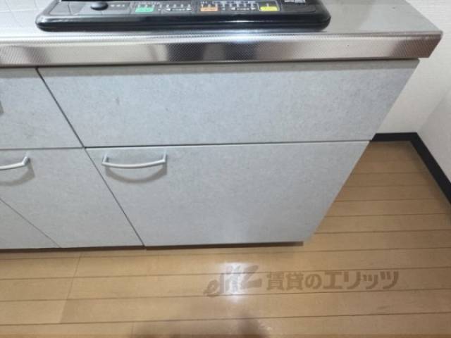 収納　キッチン下