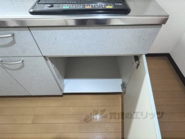 収納　キッチン下