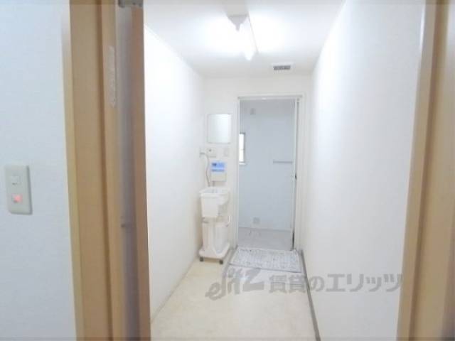 風呂　共同シャワー前の部屋　鍵かけれます。