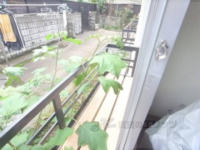 ベランダ　フラワーボックス