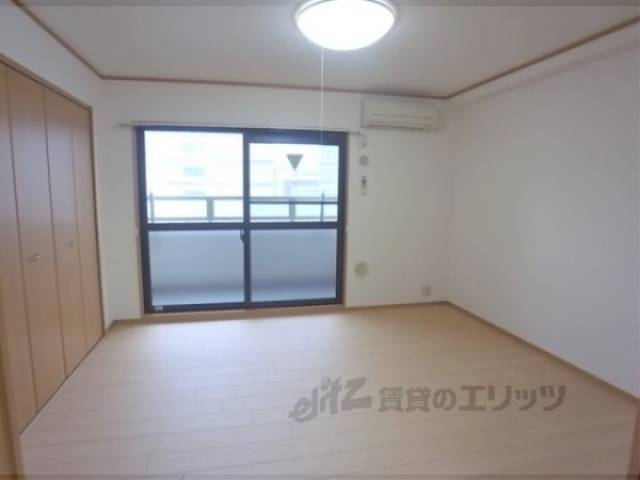 洋室　7.4帖