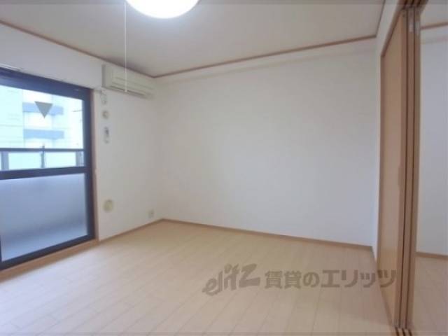 洋室　7.4帖