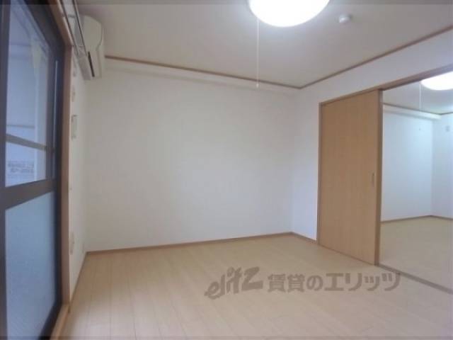 洋室　7.4帖