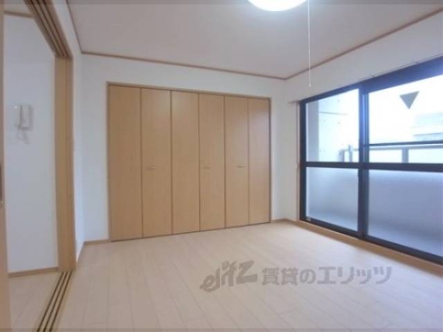 洋室　7.4帖