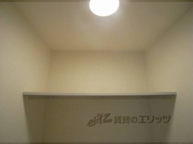 トイレ　収納スペース