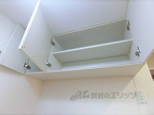 キッチン　キッチン上部収納