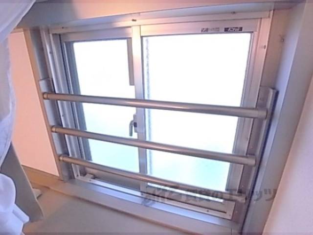 ロフト　窓