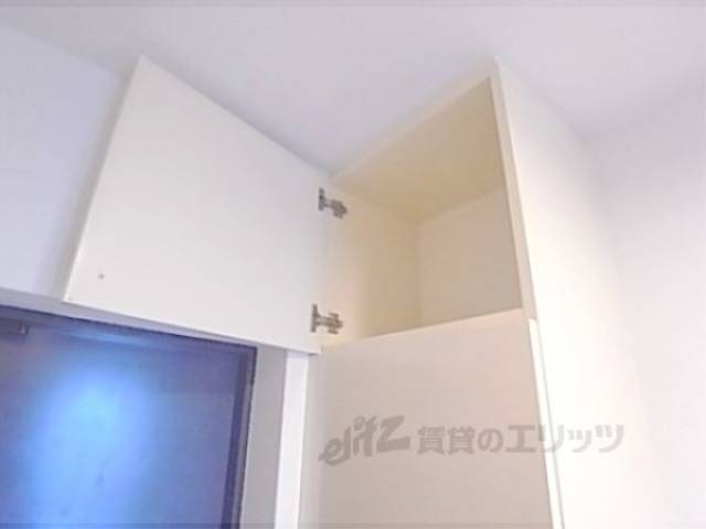 下駄箱　上部収納スペース