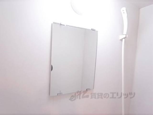 ユニットバス　鏡