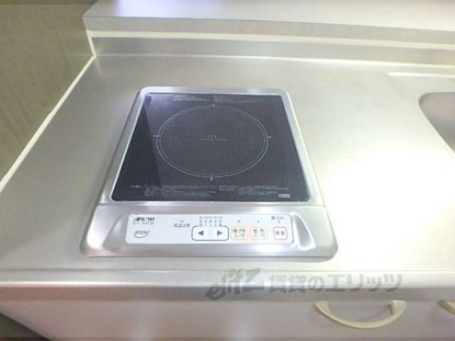 キッチン　電気コンロ