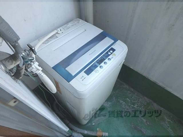 洗濯機置場　洗濯機