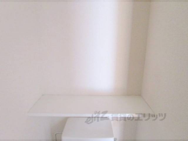 トイレ　収納上部