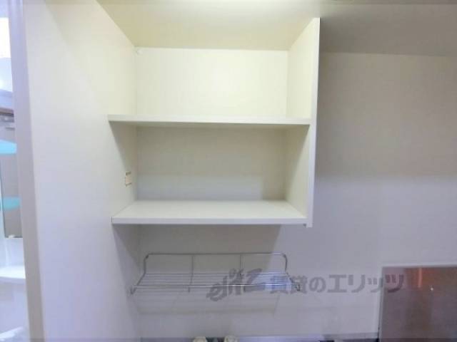 キッチン　上部収納