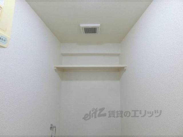 トイレ　上部収納