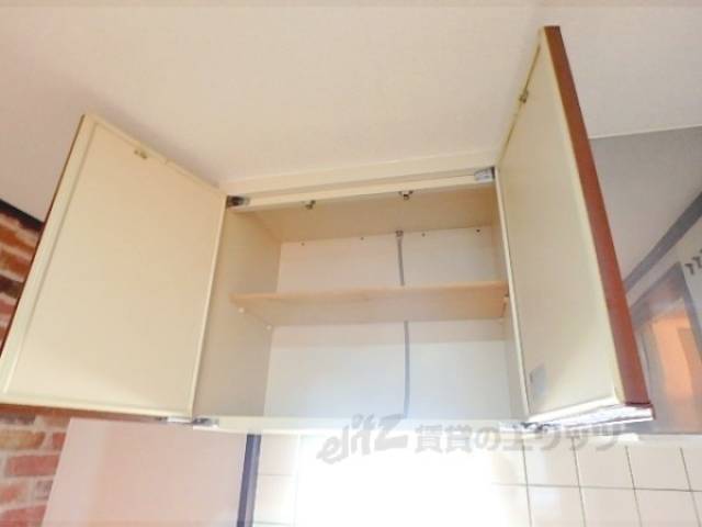 キッチン　上部収納