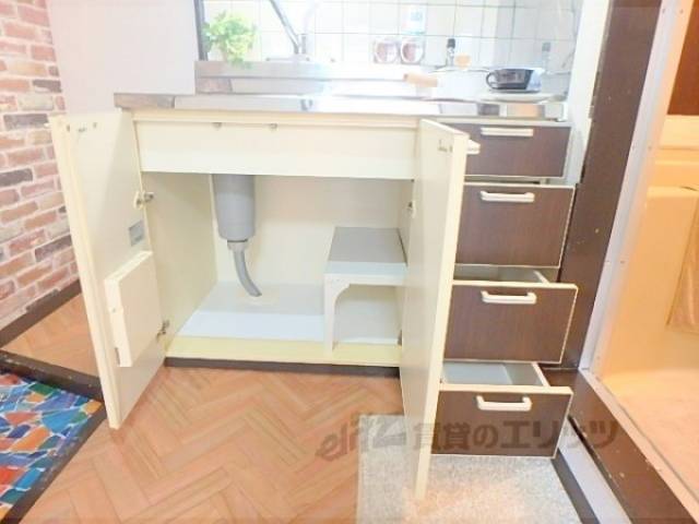 キッチン　下部収納