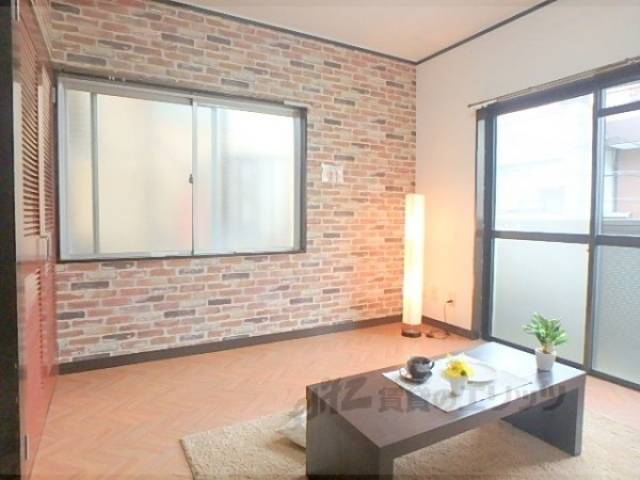 洋室　窓が2面あるので、日当り良好です。