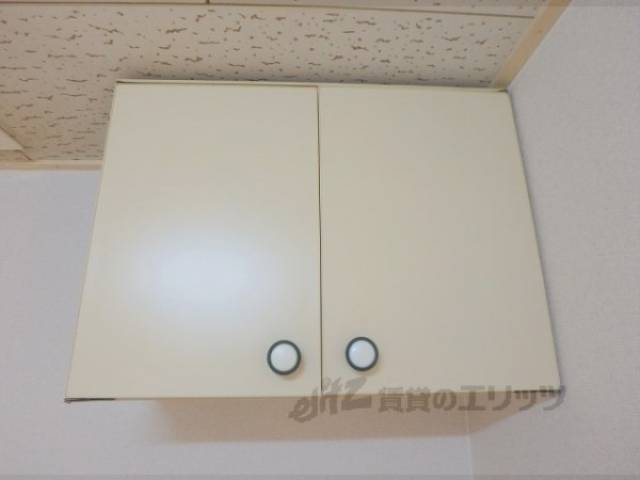 キッチン　上部収納