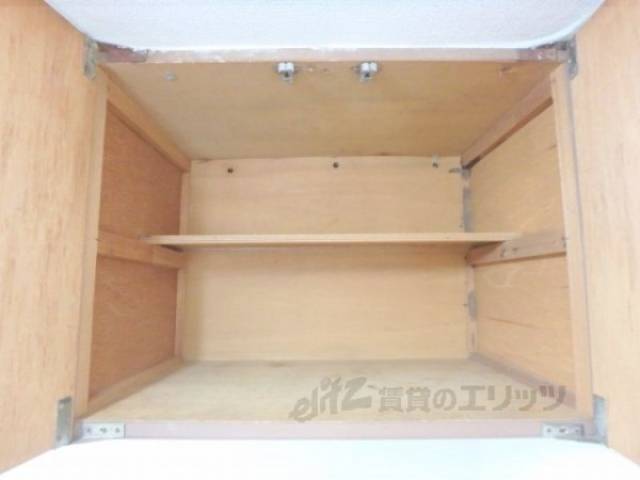 キッチン　上部収納