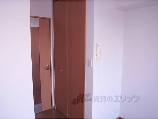 収納　洋室入口のところにあります