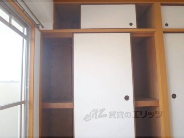 収納　和室収納東側